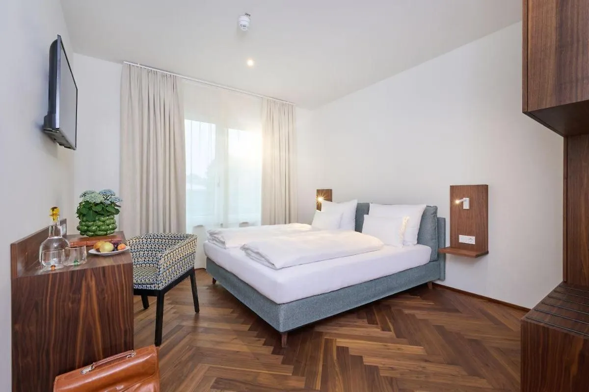 Hotel Der Einrichter Straubing 0*,